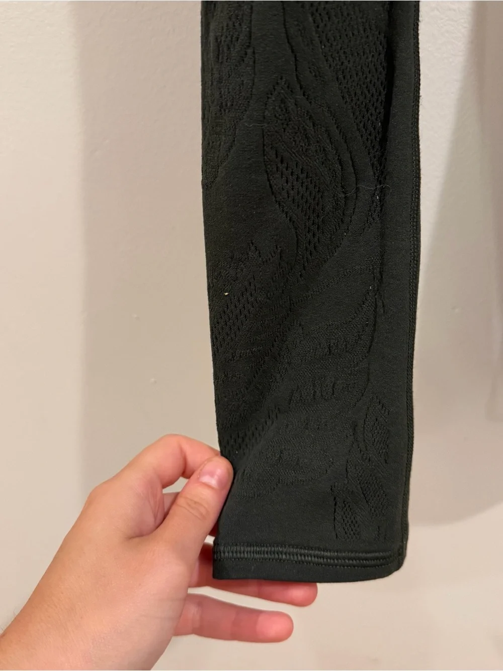 Lululemon Reveal Tight Lattice Paisley 28 inches Size 2